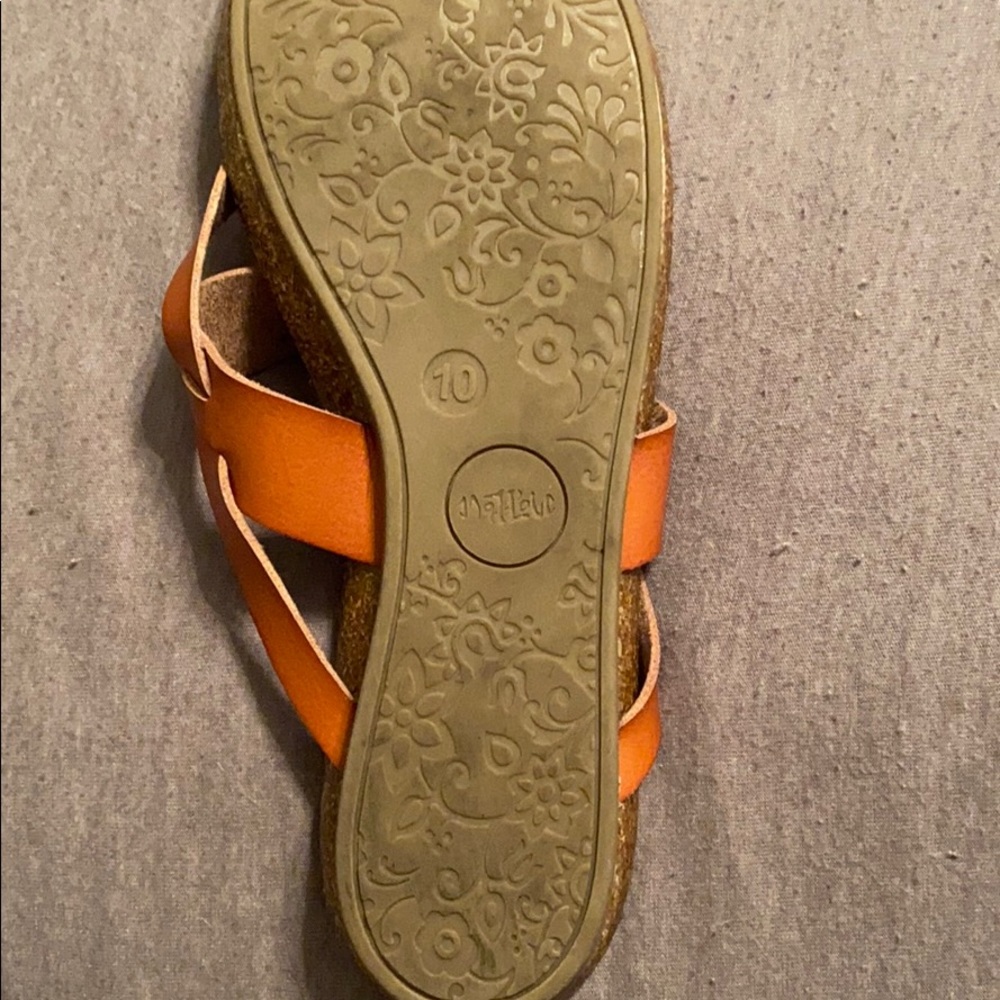sandals - Picture 3 of 3